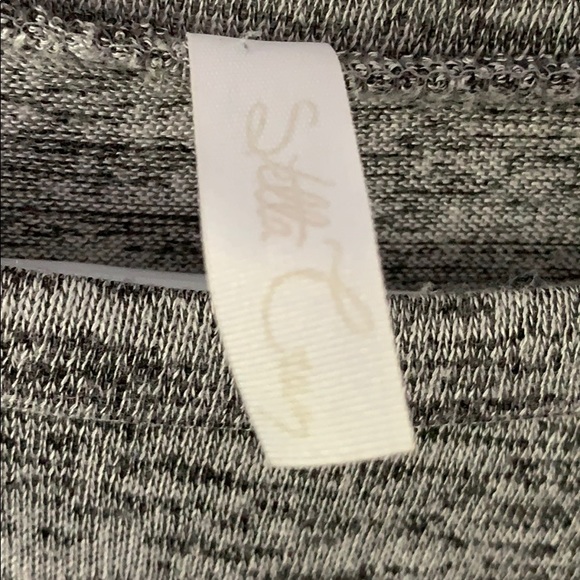 grey canada sweater - Picture 3 of 3